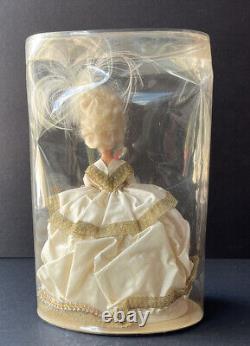 Figurine rare de poupée anglaise européenne vintage de 9,5 pouces avec son étui d'origine.