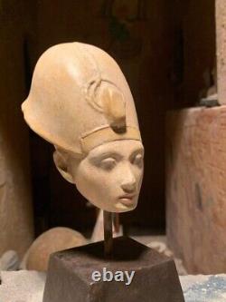 Fragment de statue égyptienne du roi Ankheperure Nefertiti Akhenaten