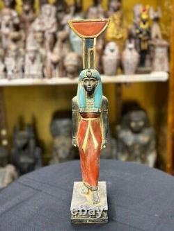 Réplique de la statue de Nephthys, déesse égyptienne de la naissance et de la mort, selon l'antiquité