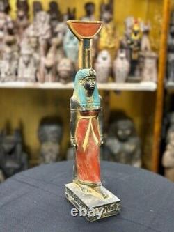 Réplique de la statue de Nephthys, déesse égyptienne de la naissance et de la mort, selon l'antiquité