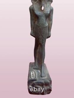 Réplique sculptée de la statue du roi Ramsès II, rare antiquité des pharaons égyptiens anciens
