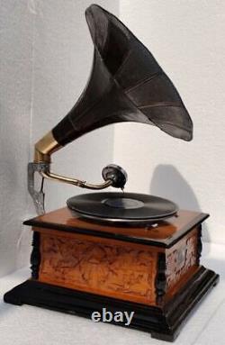 Vintage HMV Gramophones Player Records Wind up Vinyl Antique Look Replica Gift<br/>  	<br/>
  Gramophones HMV vintage jouent des disques en vinyle à remontoir Look antique Cadeau de reproduction