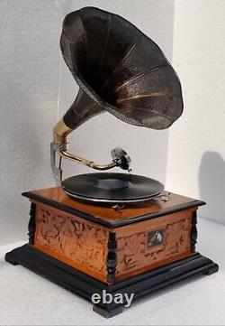 Vintage HMV Gramophones Player Records Wind up Vinyl Antique Look Replica Gift<br/><br/>	Gramophones HMV vintage jouent des disques en vinyle à remontoir Look antique Cadeau de reproduction