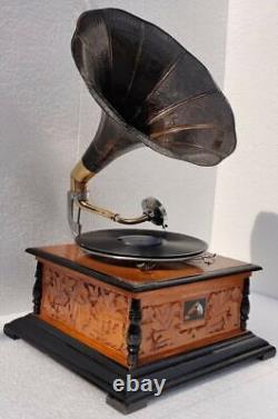 Vintage HMV Gramophones Player Records Wind up Vinyl Antique Look Replica Gift 
 <br/>	  <br/>
 Gramophones HMV vintage jouent des disques en vinyle à remontoir Look antique Cadeau de reproduction